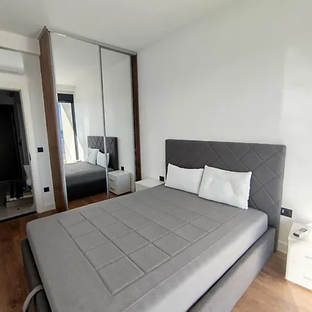 Apartment Elia - Great One Bedroom With Pool And Seaview Budva
