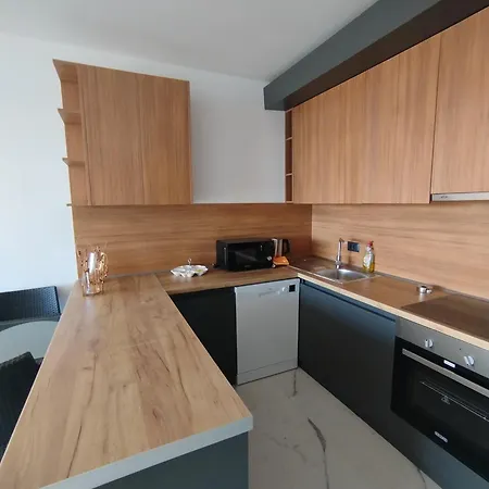 Apartment Elia - Great One Bedroom With Pool And Seaview Budva